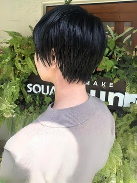 スクエアウーノ 博多(SQUARE*UNO HAKATA) レイヤーショート 大人ショート 艶感 アッシュ 20代30代