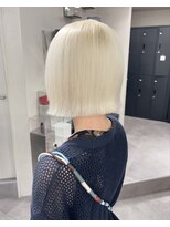 ベレーザ 渋谷(BELEZA)&nbsp;10246耳かけボブ金髪くすみベーベージュオリーブベージュボブ