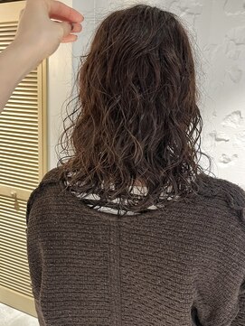 コフィー バイ メルト 吉祥寺(cofy by melt) 【三ツ井純】ほつれパーマ コテ巻き風パーマ ミディアムパーマ