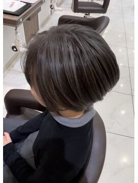 ロエ 元町店(Loe) 脱白髪染めアッシュグレー