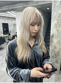 ホワイトベージュ