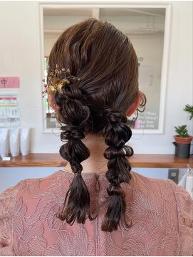 ヘアーアンドメイクアップモパ 編みおろしヘアセット