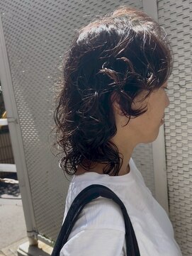 ロマリア 青山 南青山(Lomalia) ウェーブパーマウルフ[青山/表参道/白髪染め/白髪ぼかし/パーマ]