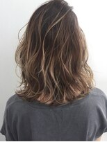 トルネード(TORNADO)&nbsp;外国人風ボブ ハイライトバレイヤージュグラデ グレージュ