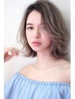 クーエフー(coo et fuu) 斜めバング外ハネショートボブ外国人風アッシュベージュこなれ感