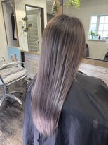 ロール(ROLL)&nbsp;バレイヤージュカラー