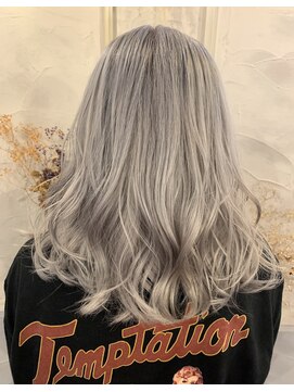 カカフロントオブザミラー(KaKa front of the mirror) ホワイトグレー