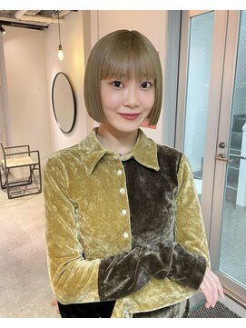 ルーム(Loom.) ハイトーン ブリーチ ケアブリーチ ベージュ  ボブ ミニボブ