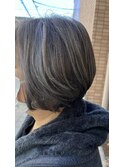白髪ぼかし グレイアッシュのショートボブ