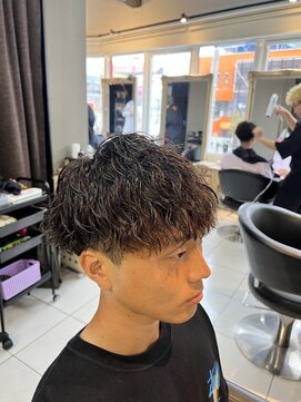 アイズ 海老名(AIZU) ツイストスパイラルパーマ　ソフトツイスト　刈り上げマッシュ