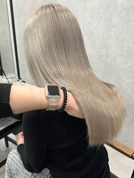 ロウル 渋谷(LOWRL) ホワイトグレーミルクティー