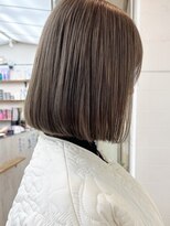 ナンバー アンフィール 渋谷(N° anfeel)&nbsp;イメチェンハッシュカットシンプルストレート似合わせカット渋谷