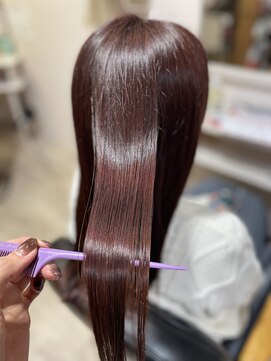 トレパルッキエーレ(tre parrucchiere) ［-tre-］冬のピンクブラウン♪