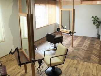 リビングヘアルーム(LIVING HAIR ROOM)の写真/髪のダメージやパサつきが気になる方は《内部補修トリートメント》をぜひお試しください！