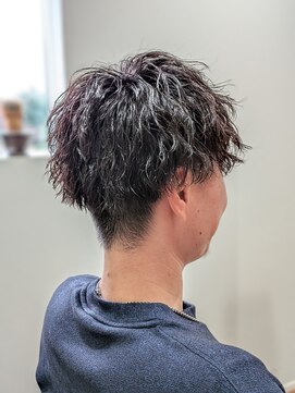 ウィスカーヘアー(whisker hair) ツイストスパイラルパーマ