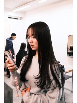 エヴリィ(every) 暗髪/ロングレイヤー/20代/30代/髪質改善