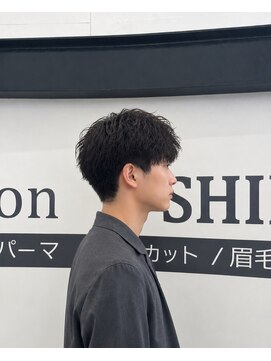 ビーシャイン(B-SHINE) メンズパーマ/メンズカット/シェービング/眉毛/メンズサロン