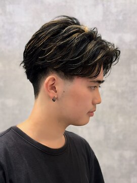 メンズヘアフェイス(Men's hair FACE。) 刈り上げフェザーパーマ/メンズカット/センターパート