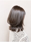 切りっぱなし外ハネ×マットアッシュブラウンレイヤー