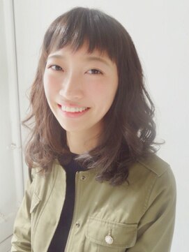 セブンフィズ(SEVEN fizz) 短め前髪がガーリーなふわふわパーマ