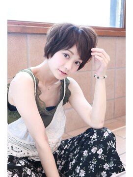 ネオリーブクレア 綱島店(Neolive Krea) 前下がりショート ボブ 斜めバングで大人小顔ショート