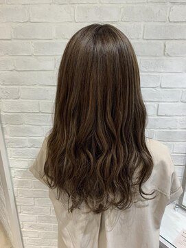 コム(com by neolive) ハイライトで3Dカラー