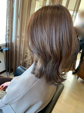 コアフィールフィス(COIFFURE fils) 《見附　今町》M3D ラベンダーアッシュ　伸ばしかけセミロング