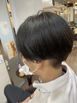 ベイス アワジ(BASE) 刈り上げ前下がり