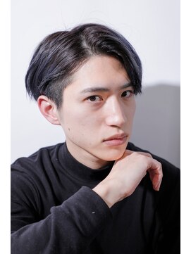 ラヴィニュースタンダードバーバーハナレ 新宿(LAVIE) 耳かけセンターパート