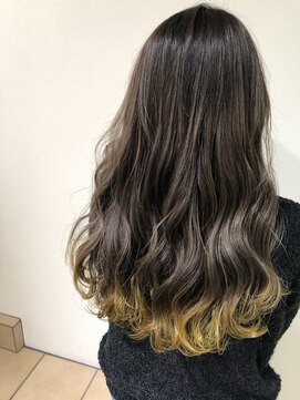 ルッソリベラ 池袋(Lusso libera) 裾カラー/インナーカラー/イエロー/池袋/30代40代50代