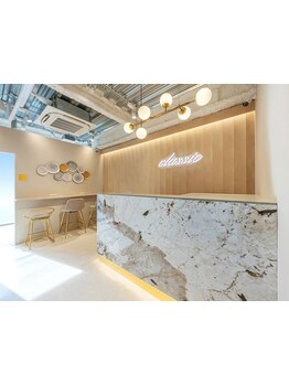 全席個室でプライベート空間で施術を受けられます＊周りを気にせず、ゆったりとしたサロンタイムを♪