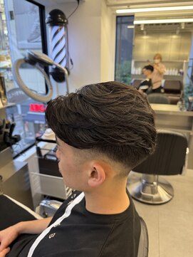 グルーマーズトウキョウ(GROOMER/S TOKYO) ナチュラフカール/スペインカール/フェードカット/神保町