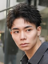 バイフィフス 原宿/表参道(by fifth)&nbsp;緩め波巻きスパイラルパーマシャドウパーマメンズセンターパート