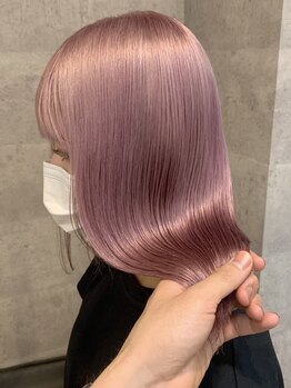 アンダーバーホワイト 広島 並木店(_WHITE)の写真/【広島パルコからすぐ】ハイトーンやデザインカラーもダメージレスに☆憧れのヘアカラーを叶えます！