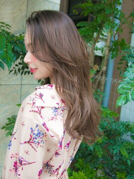 ルティア(Lutia) ヴェールウェーブ　グラマラスカール　アッシュカラー