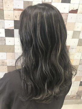 アース 二俣川店(HAIR&MAKE EARTH) コントラストハイライトカラー