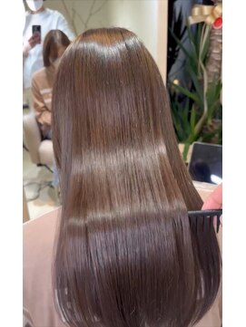 アム 表参道(am) 小顔薄めバンググレージュレイヤーロング前髪パーマ黒髪