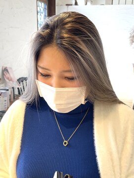 ニュウニュウ(NIU NIU) バレイヤージュ