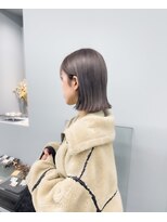 ノード(NODO)&nbsp;ラベンダーグレージュの切りっぱなしボブ