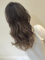 ラヴェ(LAWE.)&nbsp;ハイライトがアクセント♪外国人風グレージュカラー☆