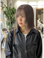 クム 横浜(qumu)&nbsp;【qumu 横浜】グレージュカラー×ヘイリーボブ×レイヤー