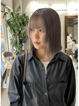 クム 横浜(qumu) 【qumu 横浜】グレージュカラー×ヘイリーボブ×レイヤー