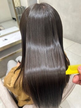 アース コアフュールボーテ 上尾店(EARTH coiffure beaute)の写真/上尾★極上ストレート剤で真っ直ぐになりすぎない自然な艶髪♪思わず触れたくなる毛先まで潤う仕上り