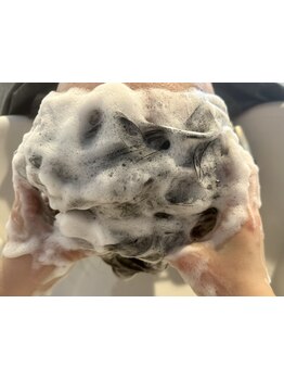 ヘナを使ったスパはもちろん、骨格補正スパ、無水ドライヘッドスパなど寝落ち必至のスパで頭皮＆疲労回復◇