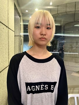 ダブ アオヤマ(DaB AOYAMA) 切りっぱなしボブ抜きっぱなしブリーチブロンドレイヤーボブ