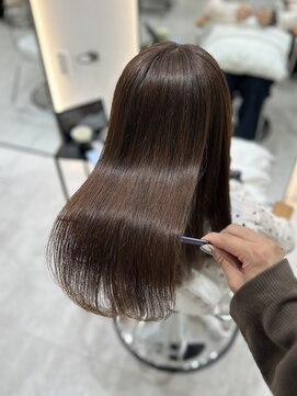 ジーナ 博多筑紫口(Zina) 赤み消し透明感クールブラウン×艶髪トリートメント【福田れん】