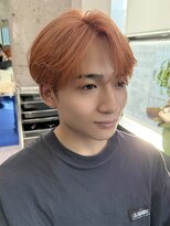 サンクマーケット 渋谷(cinq MARKET)&nbsp;韓国メンズピンクベージュミルクティーカラーセンターパートヘア