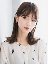 リリーオブザベイス(Lily of the Vase)&nbsp;透明感／グレージュ/外はねミディ