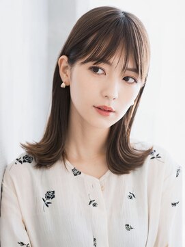 リリーオブザベイス(Lily of the Vase) 透明感／グレージュ/外はねミディ