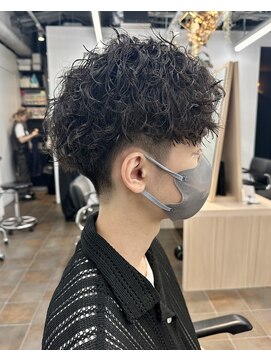 サロンドジョー(salon de joe) ツイストスパイラルパーマメンズマッシュ波巻きパーマ　奥東巧真